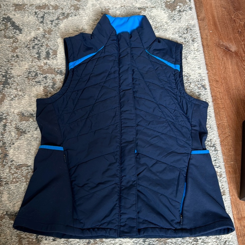 Brooks size small running vest